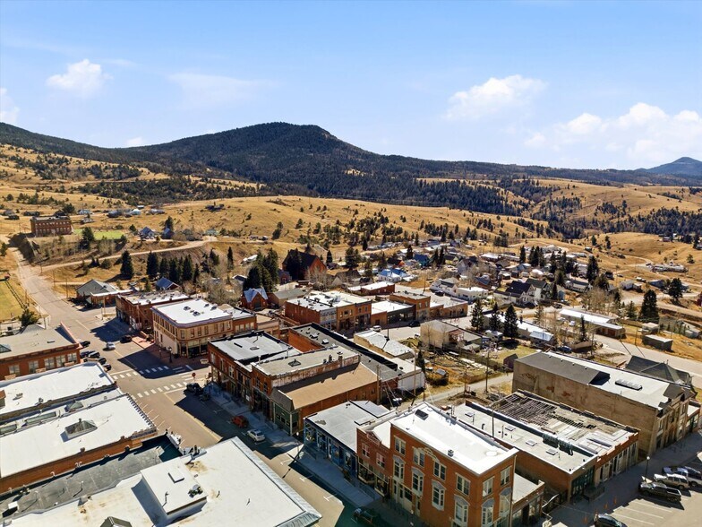 More Photos Of 310 Victor Ave, Victor General Retail For Sale