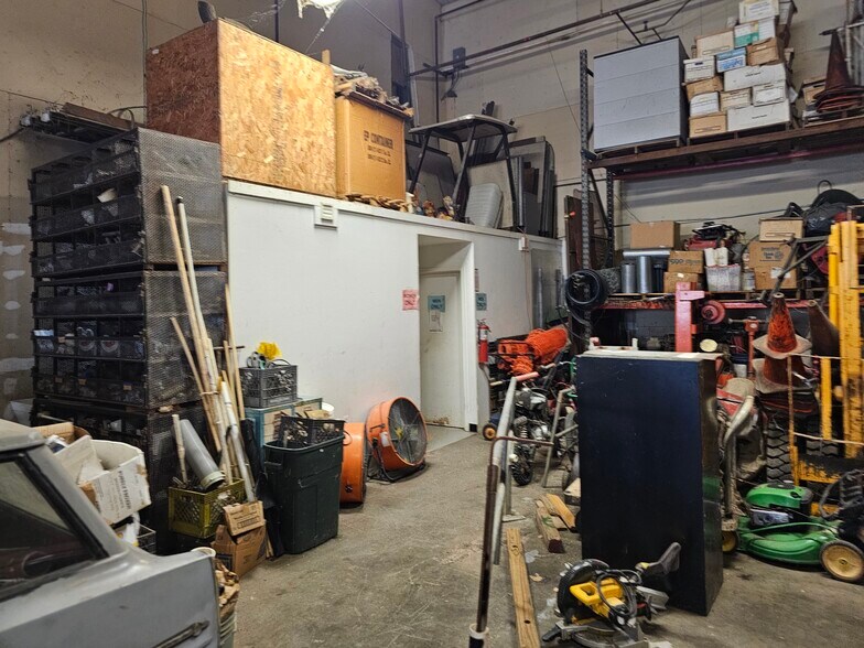 More Photos Of 96-1276-1276 Waihona St, Pearl City Warehouse For Lease