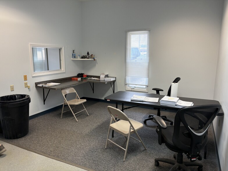 More Photos Of 308 S Court St, Marion Freestanding For Sale