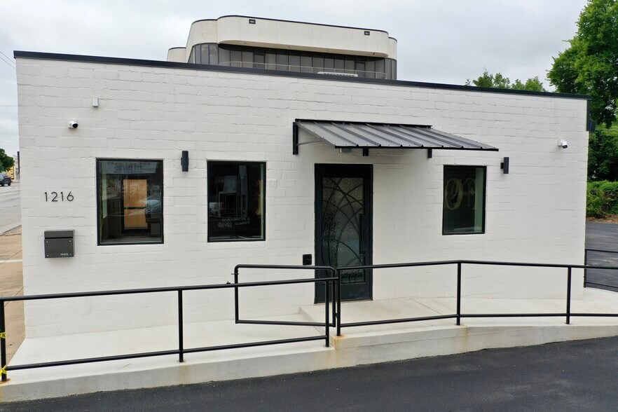 More Photos Of 1216 N Main St, Fort Worth Restaurant For Sale