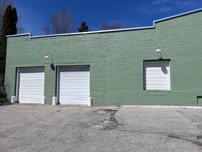 More Photos Of 7 Pine St, Rutland Office For Lease