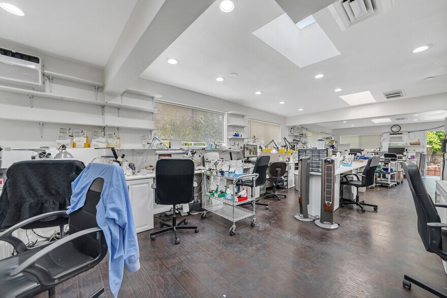 More Photos Of 556 N 1st St, San Jose Medical For Sale