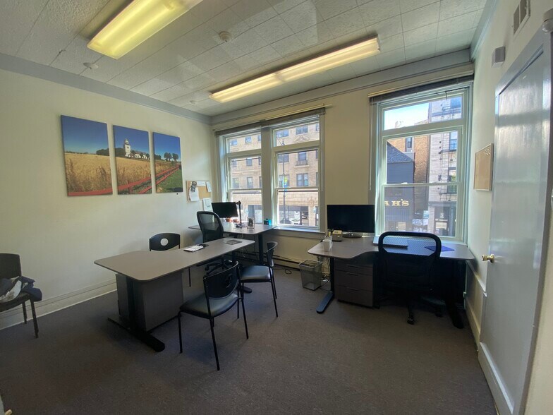 More Photos Of 2766-2770 N Lincoln Ave, Chicago Storefront Retail Office For Sale