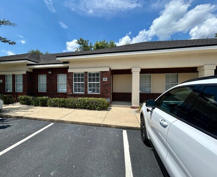 More Photos Of 13453 N Main St, Jacksonville Medical For Lease