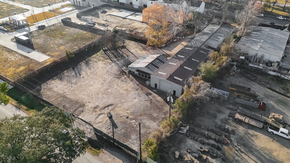 More Photos Of 901 Marcella St, Houston Warehouse For Lease