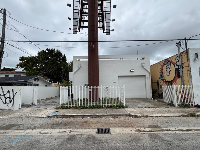 Primary Photo Of 2921 NW 6th Ave, Miami Warehouse For Lease