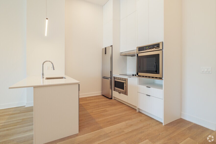 More Photos Of 5200 St De La Savane, Montréal Apartments For Lease
