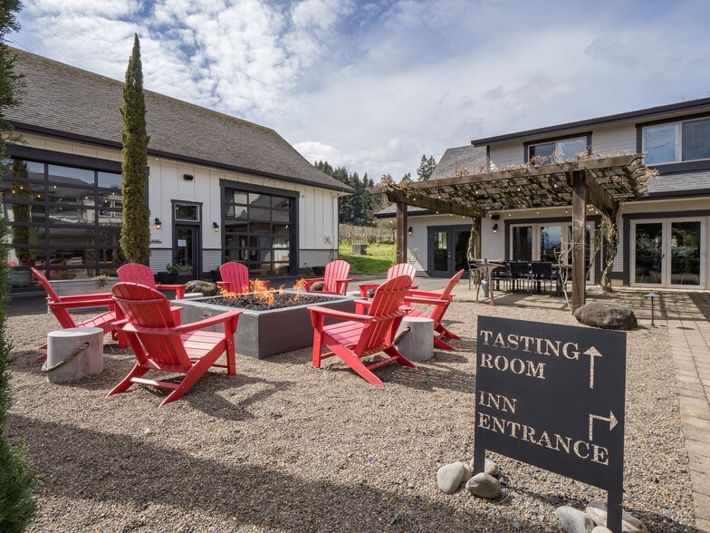 More Photos Of 20300 NE Highway 240, Newberg Hotel For Sale