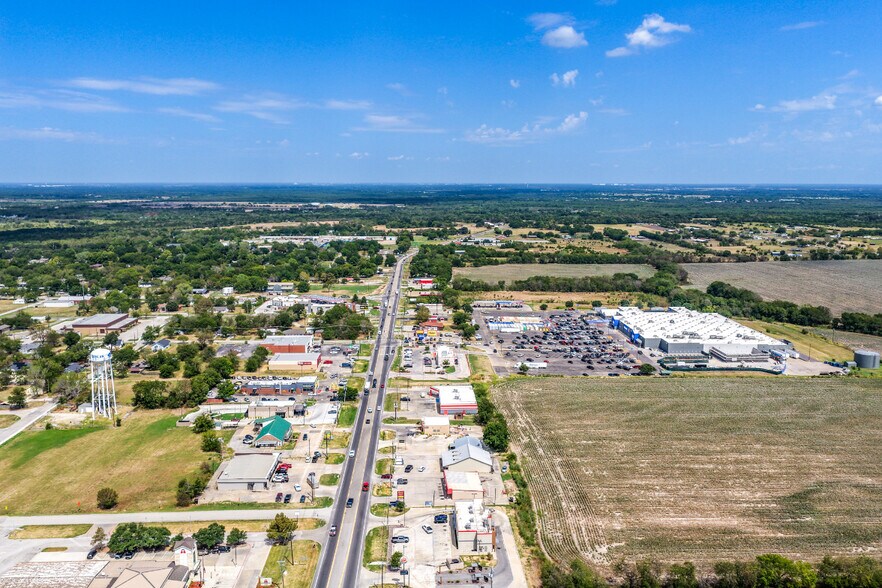 More Photos Of 8883-8885 State Highway 34 S, Quinlan Office For Lease