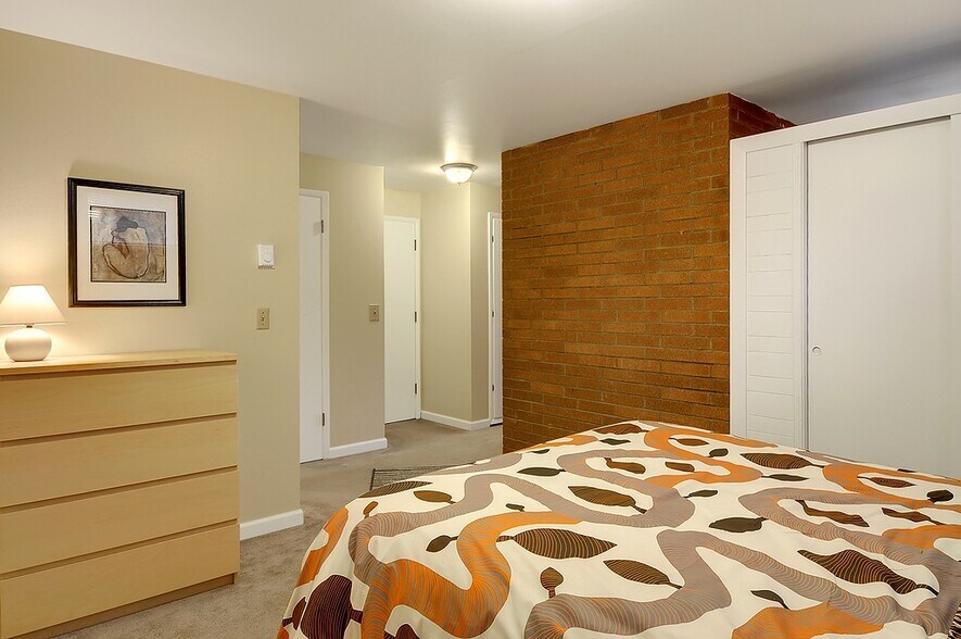 More Photos Of 4301 Whitman Ave N, Seattle Apartments For Sale