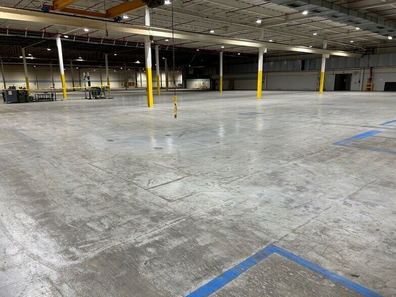 More Photos Of 412 Groves St, Lugoff Manufacturing For Lease
