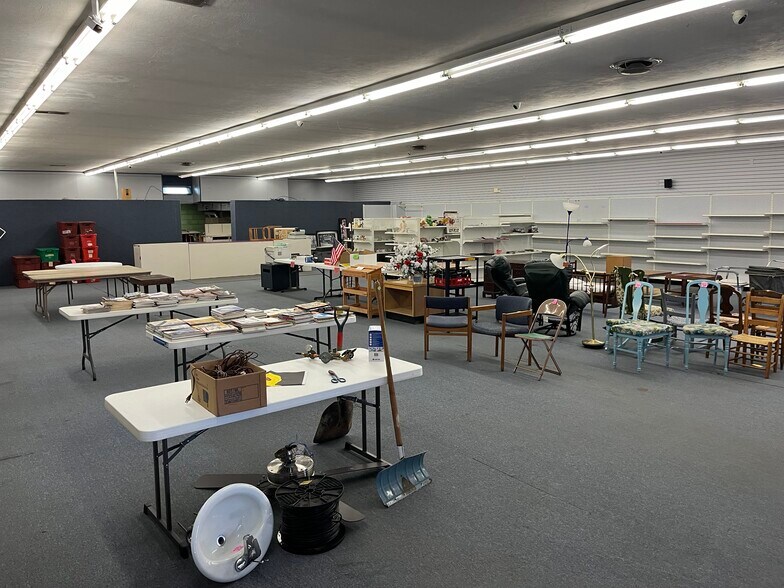 More Photos Of 115 W Maple Ave, Fayetteville Storefront Retail Office For Sale