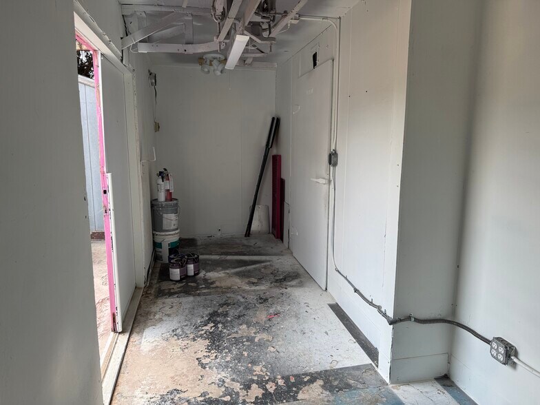More Photos Of 1104-1108 E 1st St, Loveland General Retail For Lease