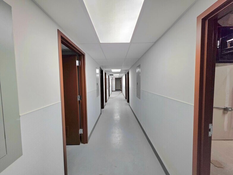 More Photos Of 2201 W Howard St, Chicago Restaurant For Lease