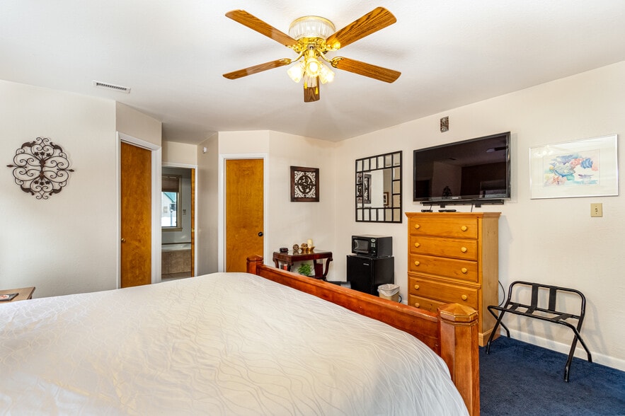 More Photos Of 21625 Highway 160, Durango Hotel For Sale