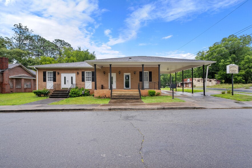 More Photos Of 1401 S Fant St, Anderson Funeral Home For Sale