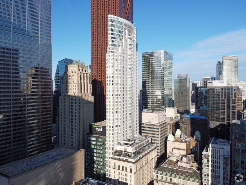 Primary Photo Of 1 King St W, Toronto Hotel For Sale