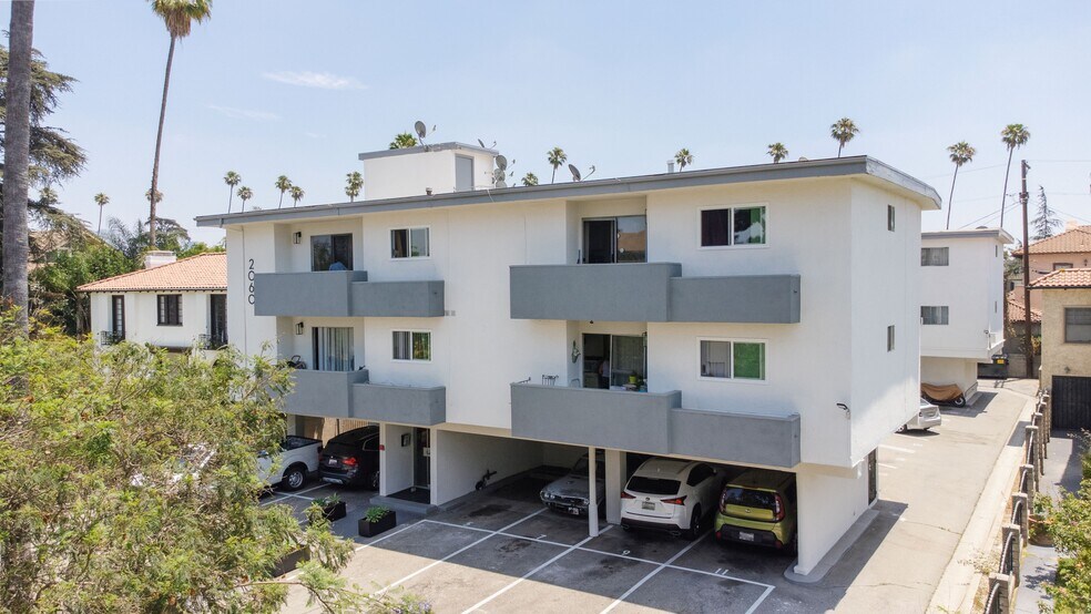 More Photos Of 2060 S Hobart Blvd, Los Angeles Multifamily For Sale