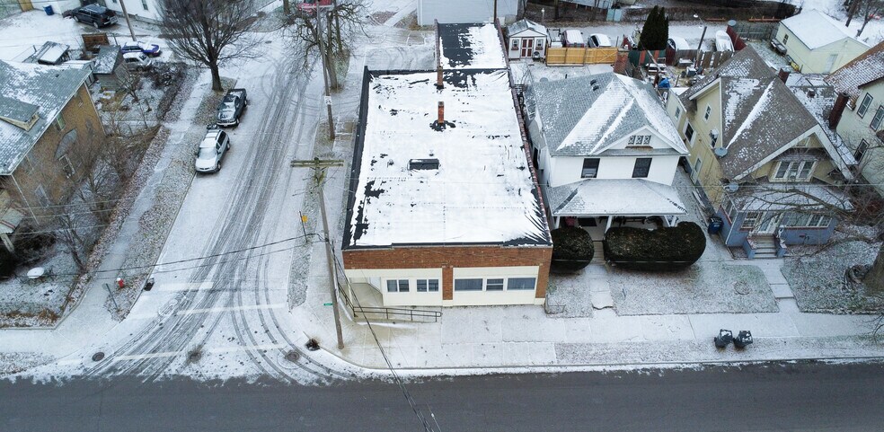 More Photos Of 1938 Airport Hwy, Toledo Freestanding For Sale