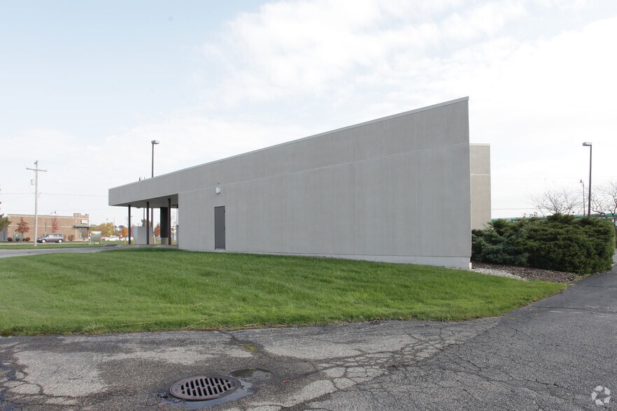 More Photos Of 31 68th Ave N, Coopersville Bank For Sale