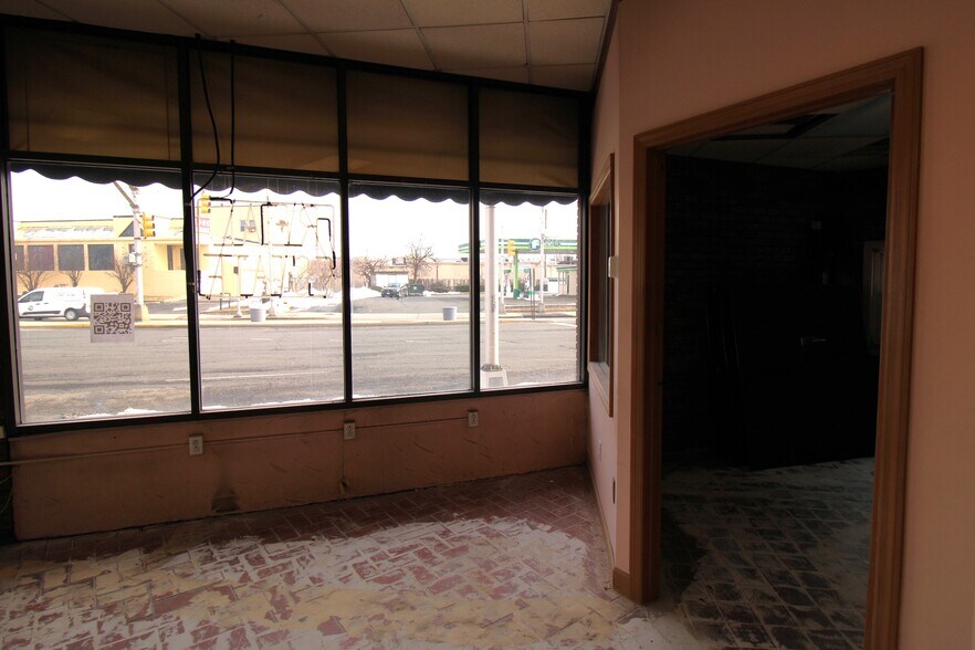 More Photos Of 1325A Paterson Plank rd, Secaucus Storefront For Lease