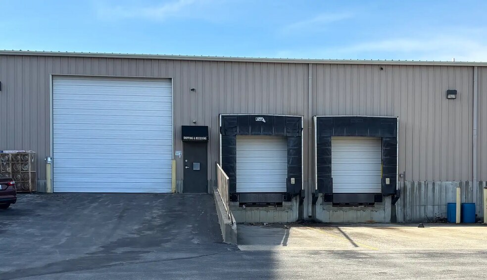 More Photos Of 1019 Mt. Vernon Rd, Shelbyville Warehouse For Lease