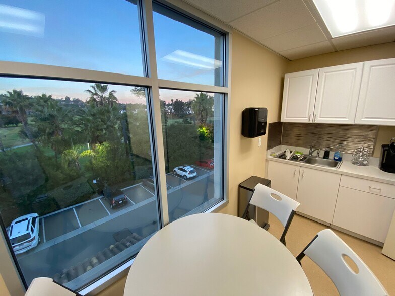 More Photos Of 3186 Vista Way, Oceanside Office For Sale