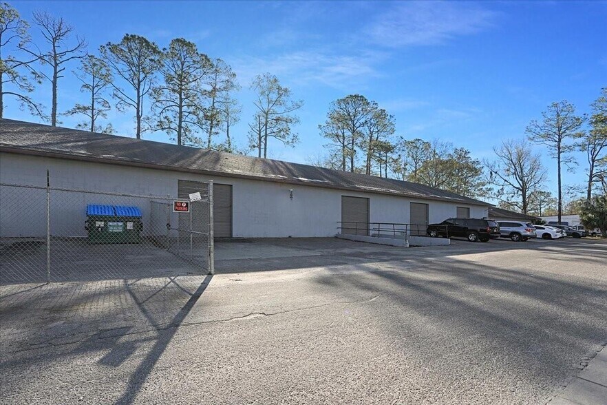 Primary Photo Of 2300 NW 71st Pl, Gainesville Warehouse For Sale