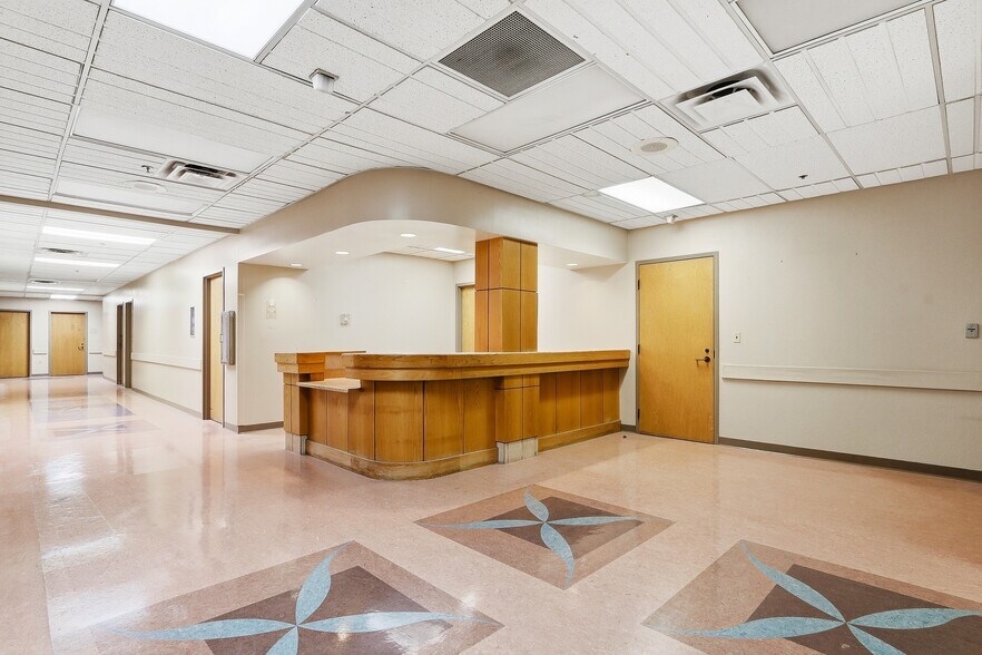 More Photos Of 2400 Trawood Dr, El Paso Medical For Lease