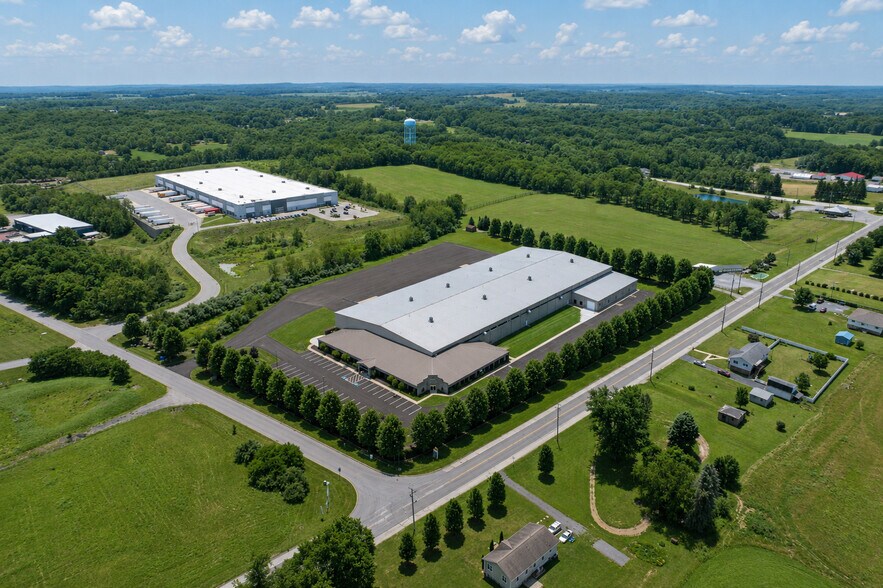 More Photos Of 220 S Noah Dr, Saxonburg Distribution For Lease