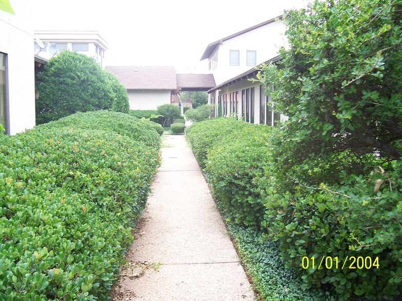 More Photos Of 1215 E South 11th St, Abilene Office For Lease