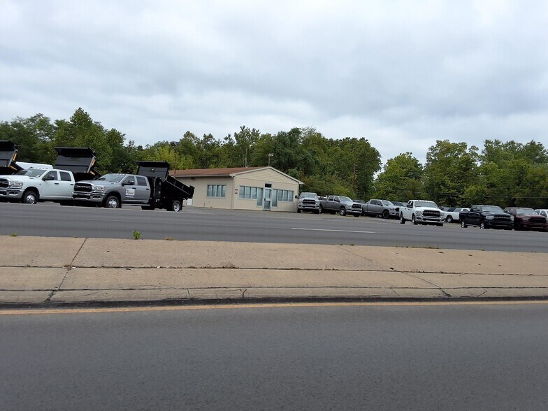 More Photos Of 749 N Derr Dr, Lewisburg Land For Sale