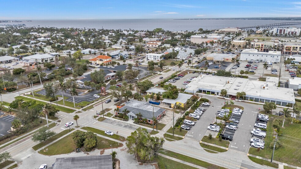 More Photos Of 128 W Charlotte Ave, Punta Gorda Office Residential For Sale