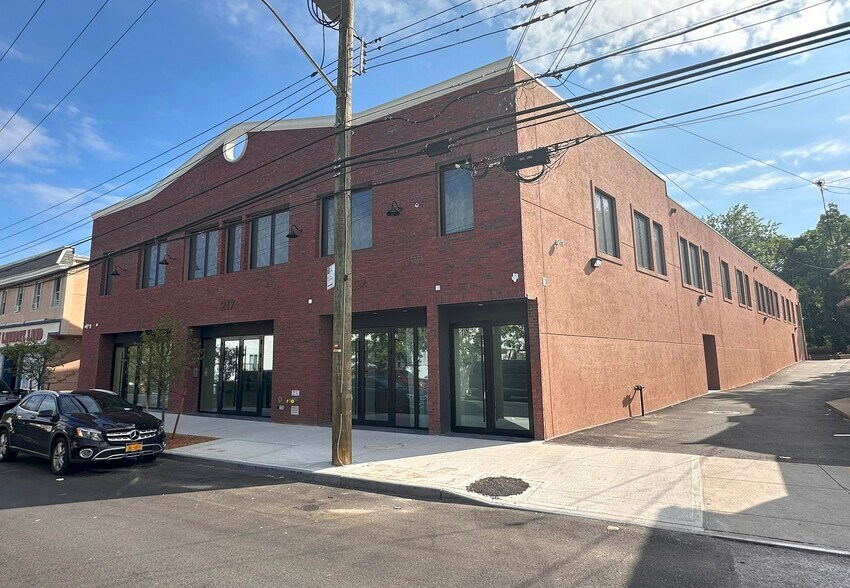 More Photos Of 217 Main St, Staten Island Storefront Retail Residential For Sale