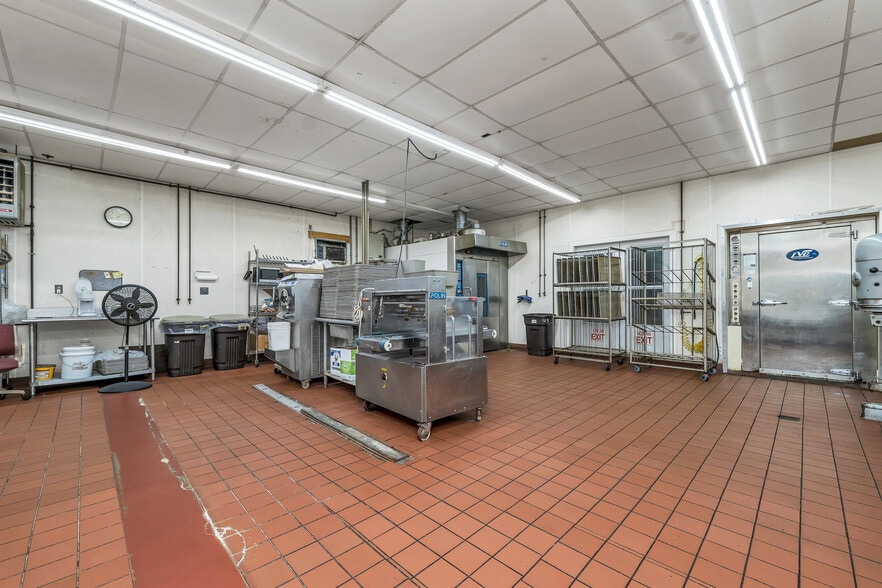 More Photos Of 22 Kendall Pond Rd, Derry Food Processing For Sale