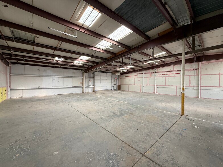 More Photos Of 1538 Pawling Dr, Horizon City Warehouse For Lease