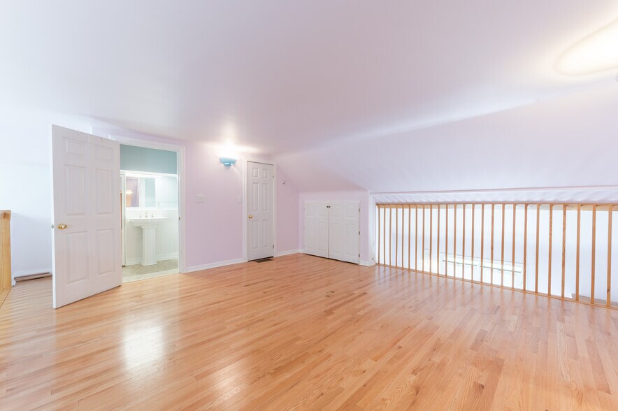 More Photos Of 131 King St E, Cobourg Multifamily For Sale