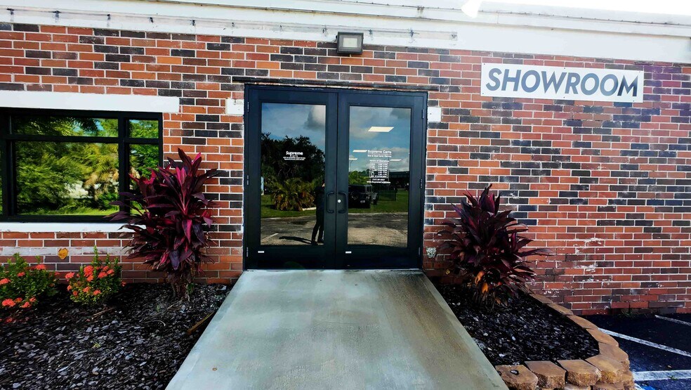 More Photos Of 7490 N 36th St, Pinellas Park Loft Creative Space For Lease