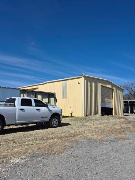 More Photos Of 600 Evanhale -1, Oklahoma City Warehouse For Lease