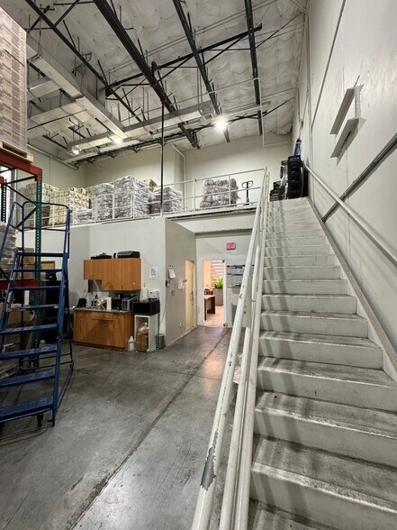 More Photos Of 1970 NW 129th Ave, Miami Warehouse For Lease