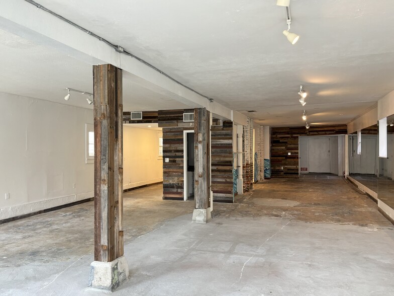 More Photos Of 5924 Magazine St, New Orleans Storefront Retail Office For Lease