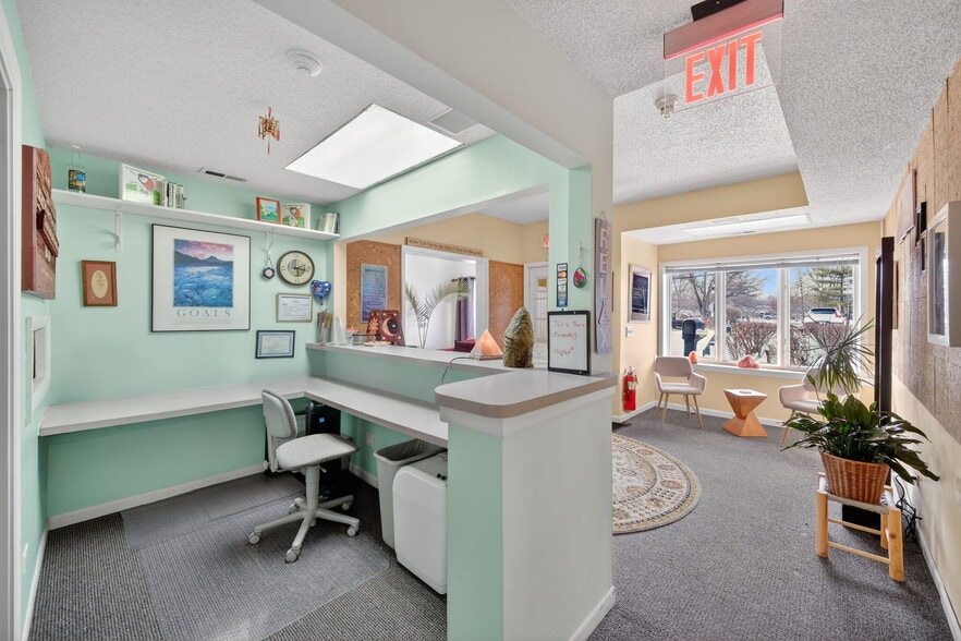 More Photos Of 0S165 Church St, Winfield Office For Sale