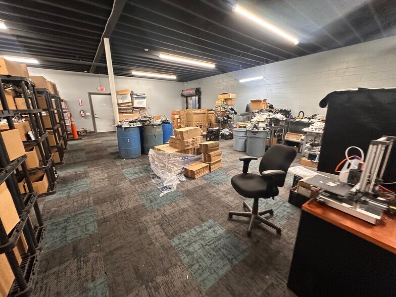 More Photos Of 1623-1635 Chicago Dr SW, Grand Rapids Freestanding For Lease