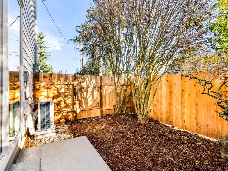 More Photos Of 7468 Tolman St, Portland Multifamily For Sale