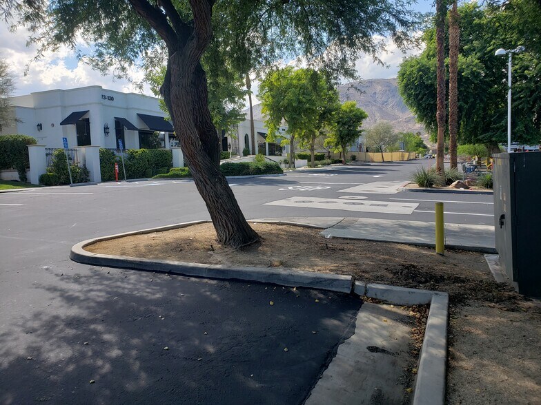 More Photos Of 73160 El Paseo, Palm Desert Storefront For Lease