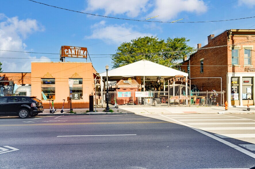 More Photos Of 491 Park St, Columbus Bar For Lease