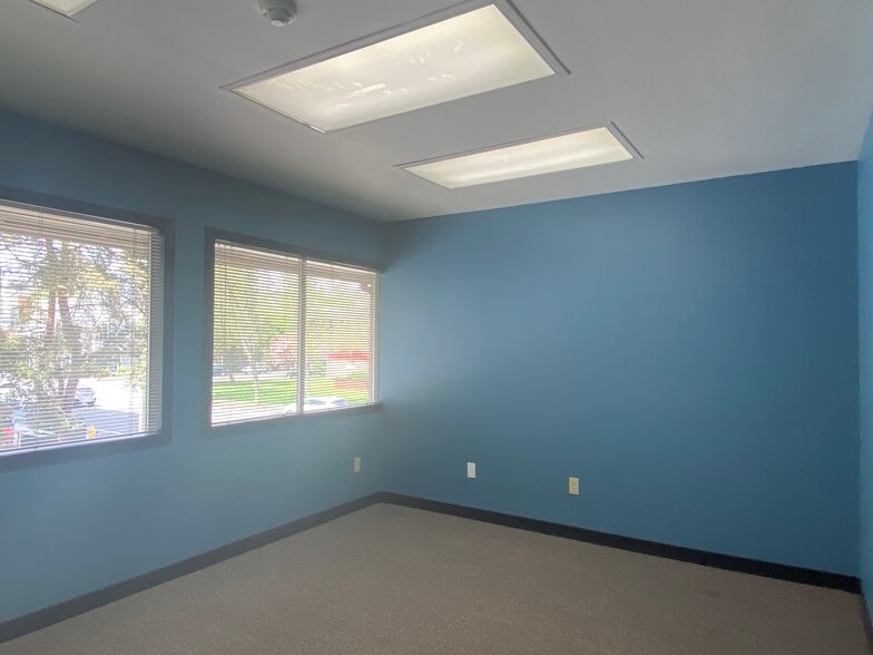 More Photos Of 16455 NE 85th St, Redmond Medical For Sale
