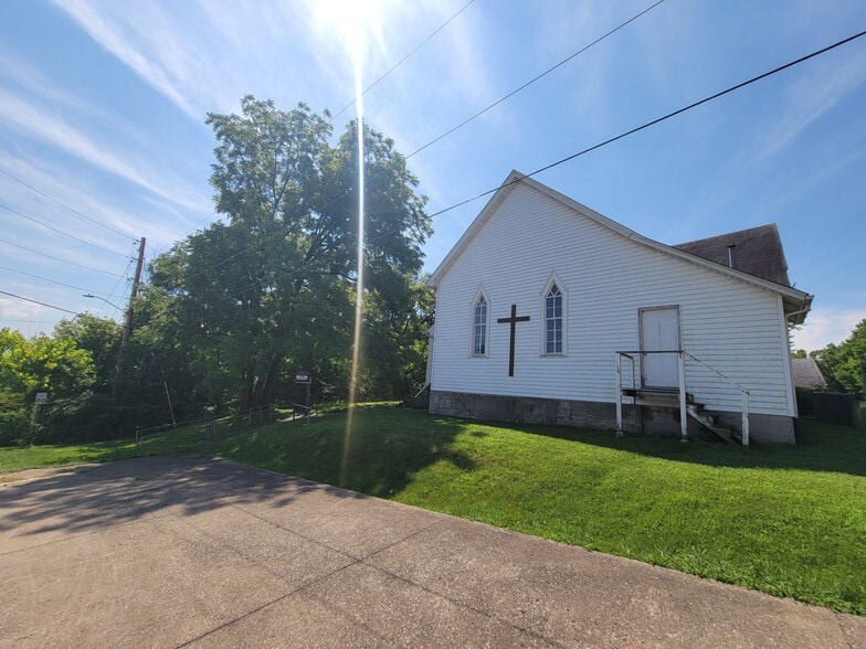 More Photos Of 228 Church St, Winfield Religious Facility For Sale