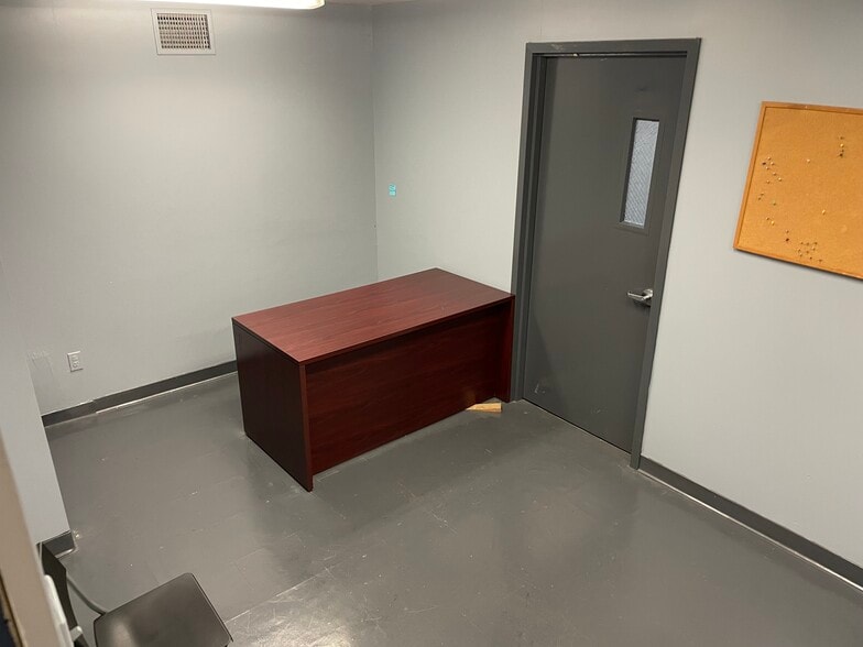 More Photos Of 4865 Arthur Kill Rd, Staten Island Warehouse For Sale