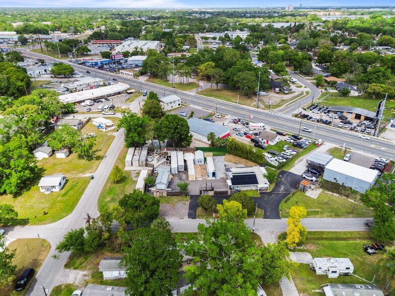 More Photos Of 5424 Edgewater Dr, Orlando Flex For Lease